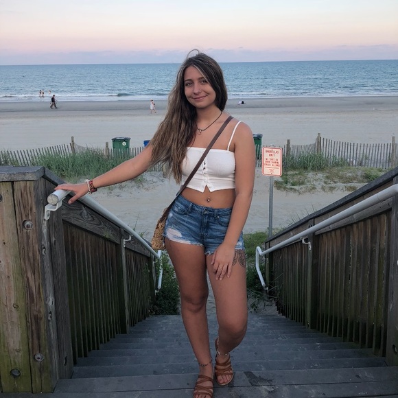 Meet your Posher, Aislinn - Picture 6 of 8